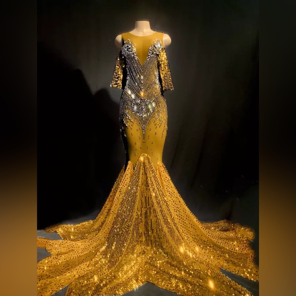 Magnificent Sylvia Luxury Crystal Sequin Dress in Silver - Picture 7 of 12